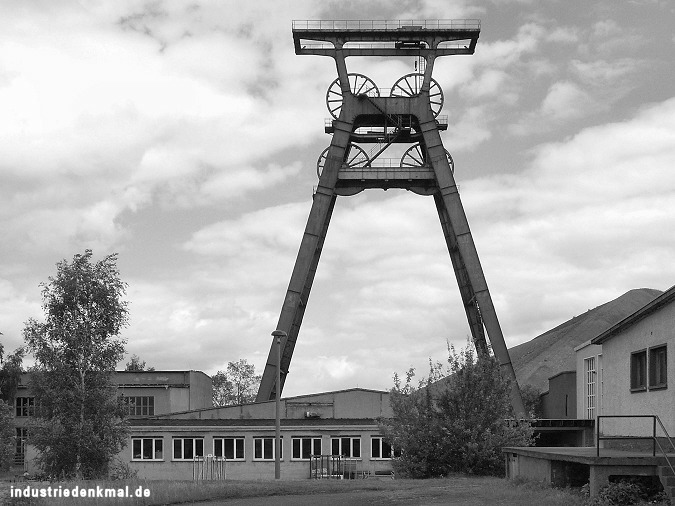 bernhardkoenen_schacht2