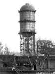 Hüttenwerke Krupp Mannesmann: Der alte HKM-Wasserturm hat mittlerweile einen modernen Bruder