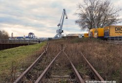 Alter DEMAG Kran und Gleis