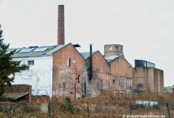 Ein in den frühen 2000ern noch existierendes Alt-Gebäude der frühen Neusser Industrie