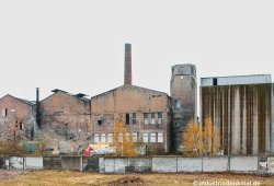 Ein in den frühen 2000ern noch existierendes Alt-Gebäude der frühen Neusser Industrie