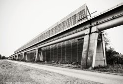 Vermutlich eine Art Lärmschutzwand Richtung Nordschleife