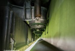 Blick entlang des Fahrwegs unter dem TR06