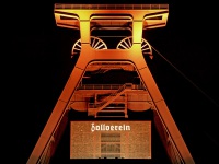 Zollverein Schacht XII bei Nacht